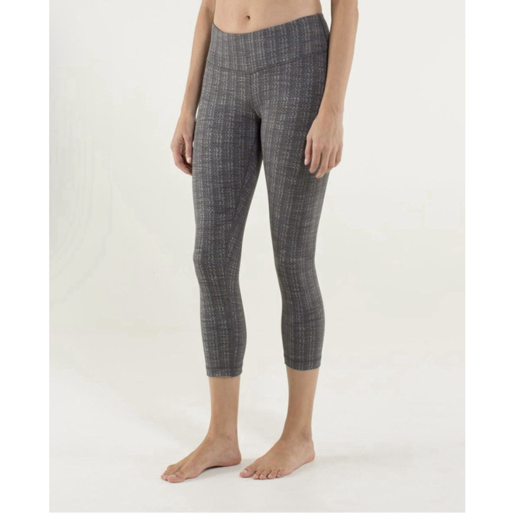 Lululemon Wunder Under Crop Leggings size 2? 4? Running Yoga Textured Stretch - Picture 2 of 10